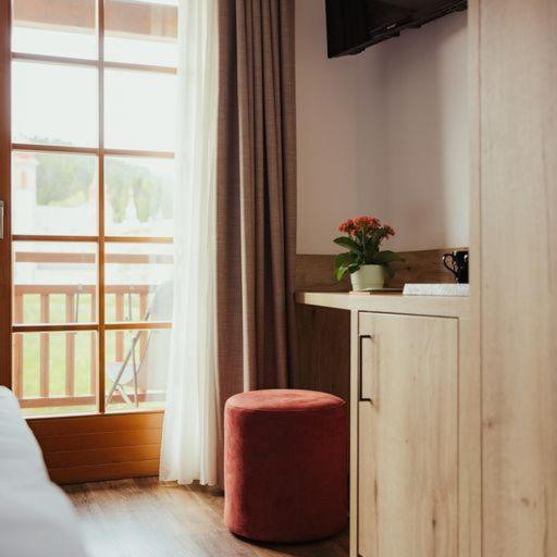 Hotel Leonard Nova Ponente Εξωτερικό φωτογραφία